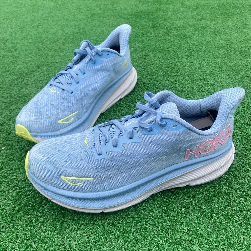 HOKA ONE ONE CLIFTON 9 - Women’s Running Shoes - SIZE 9B